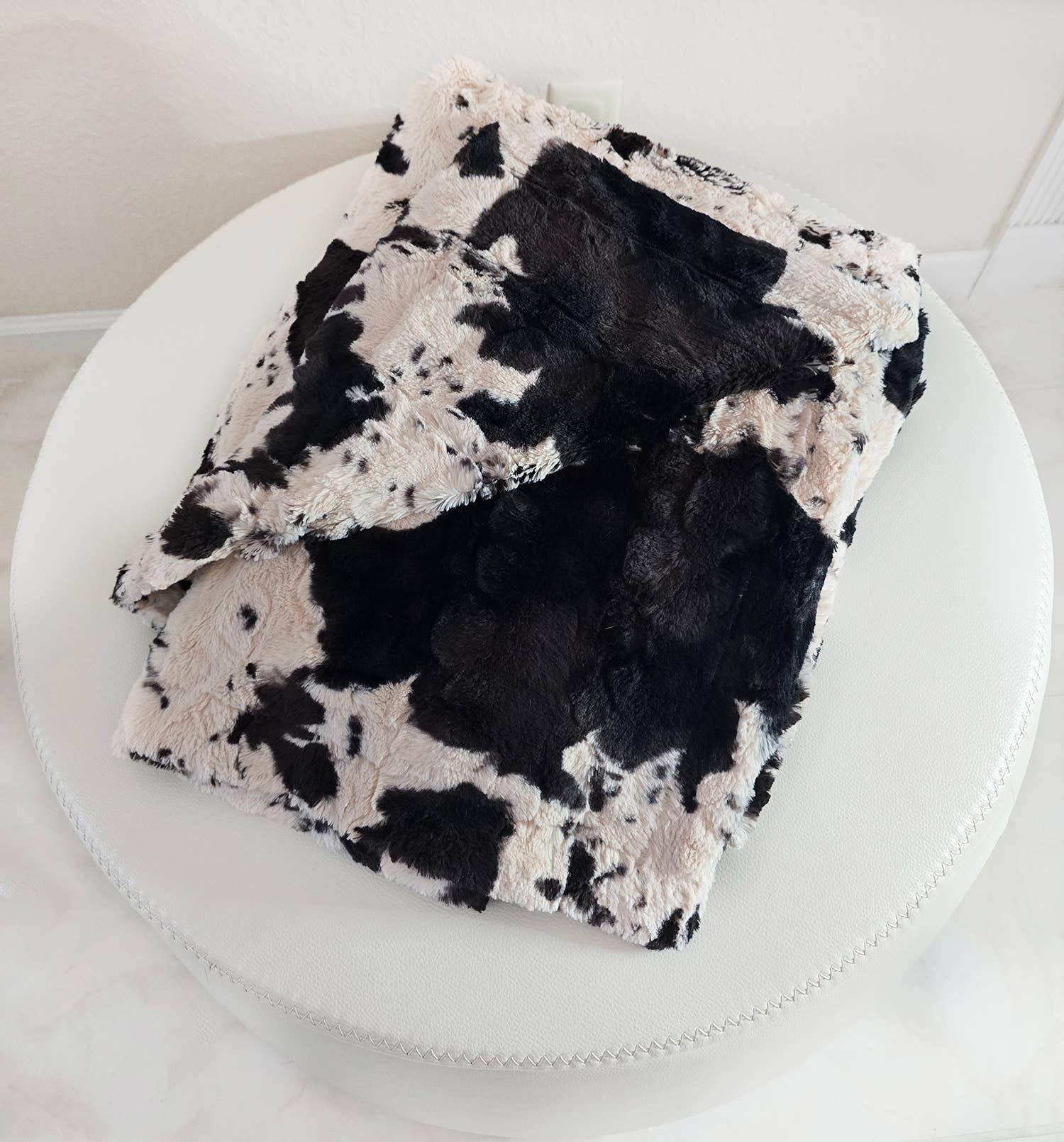 Two Lumps of Sugar - Wholesale Throw Blanket - Black Pony 40 X 40 Minky Faux Fur Blanket1