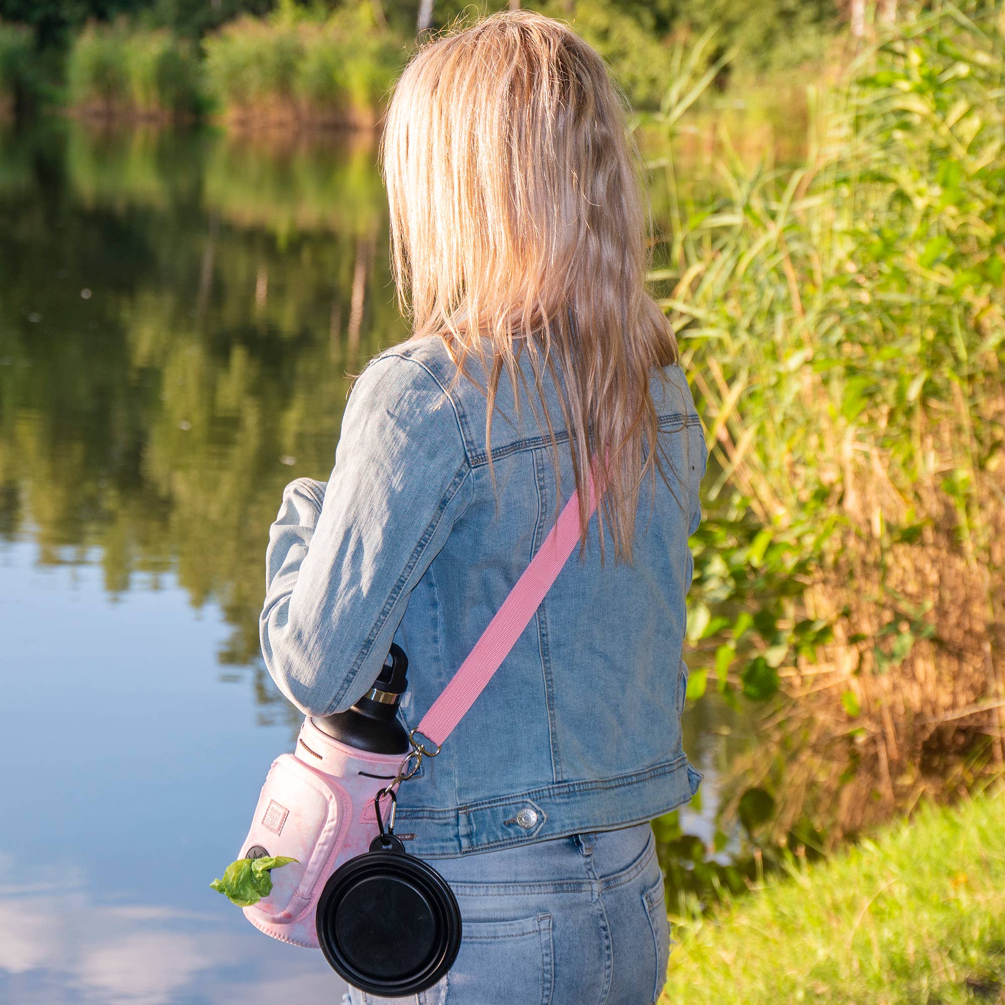 MADE EASY KIT – Suporte para garrafas/garrafeira por atacado – Kit fácil de transportar garrafa de água com bolso para saco de cocô de cachorro66