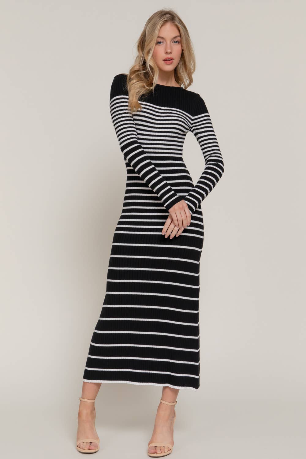 Active Basic | Active USA – Großhandel Kleid – Damen – Langarm-Kleid mit U-Boot-Ausschnitt und halblangem A-Linien-Schnitt mit Streifen.4