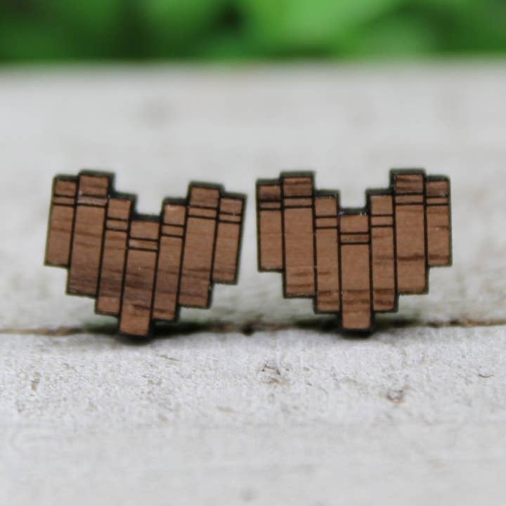 Boek hartvormige oorknopjes met houten oorknopjes voor wholesale door Hylidae Boutique