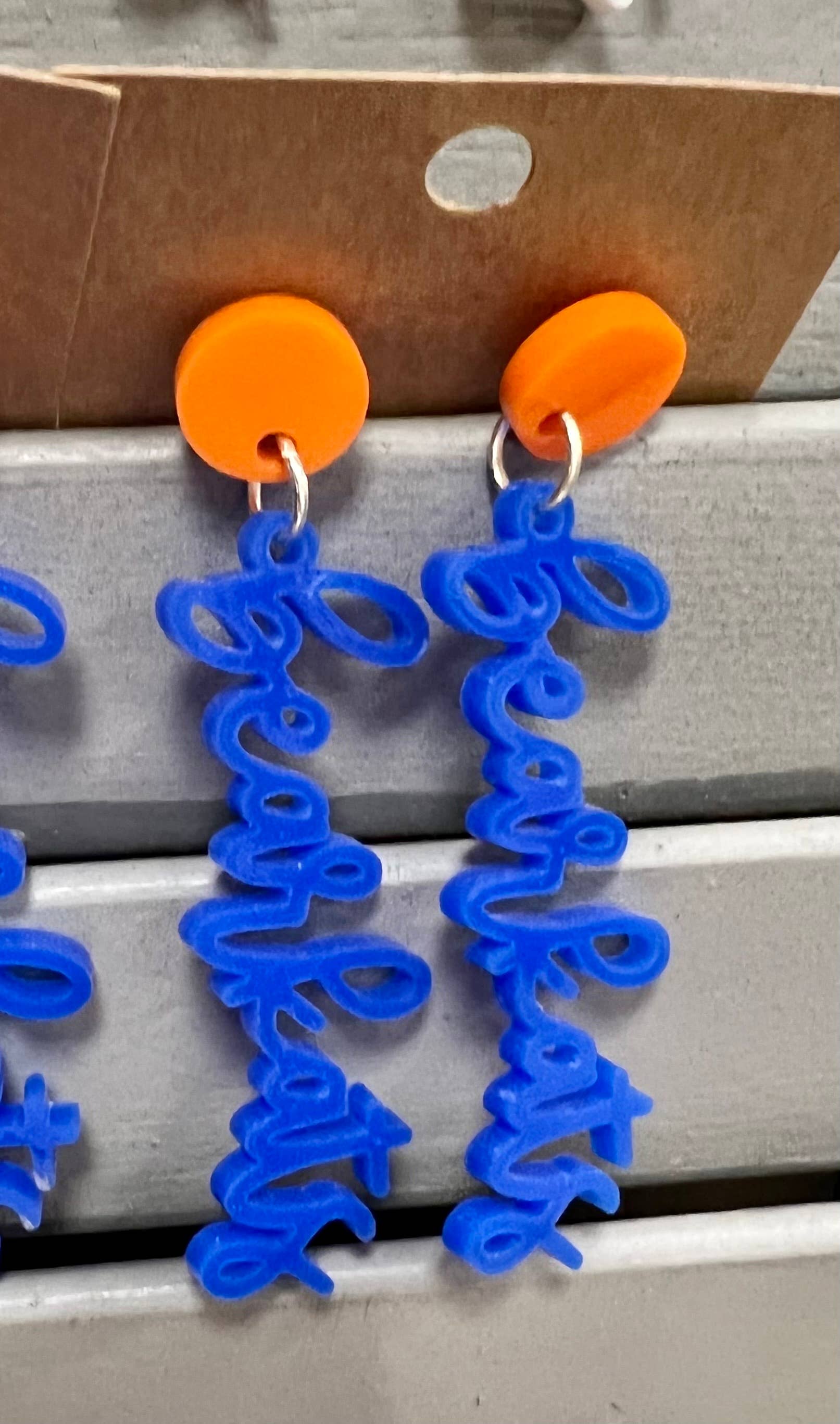 BMR Designs - Vente Boucles d'oreilles pendantes - Boucles d'oreilles Team Word personnalisées - Esprit scolaire - Game Day2