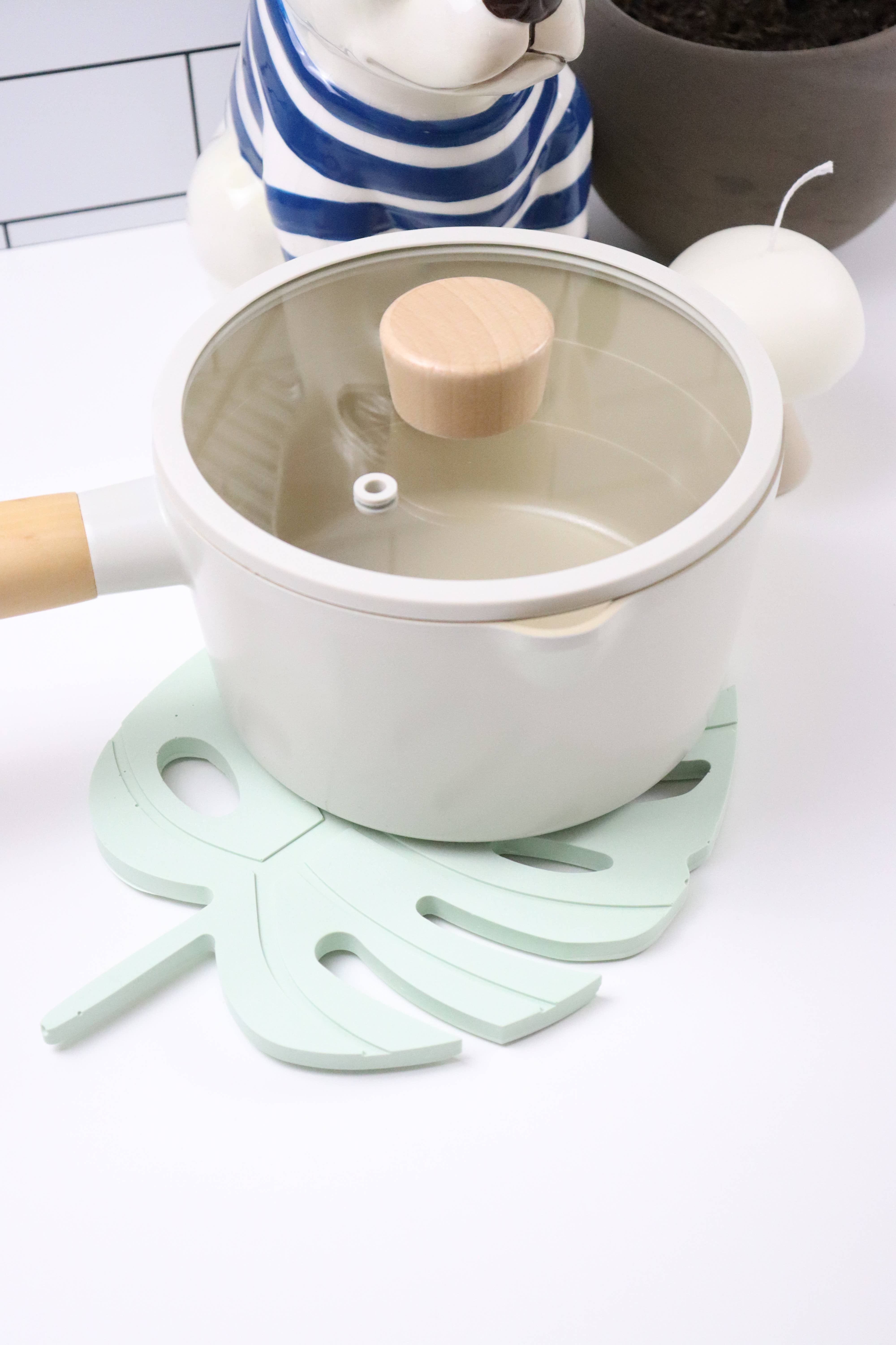 Three Springs Candle Co. – wholesale Jewellery dish – Monstera leaf Jewelry & Trinket tray | Trivet - Mint3