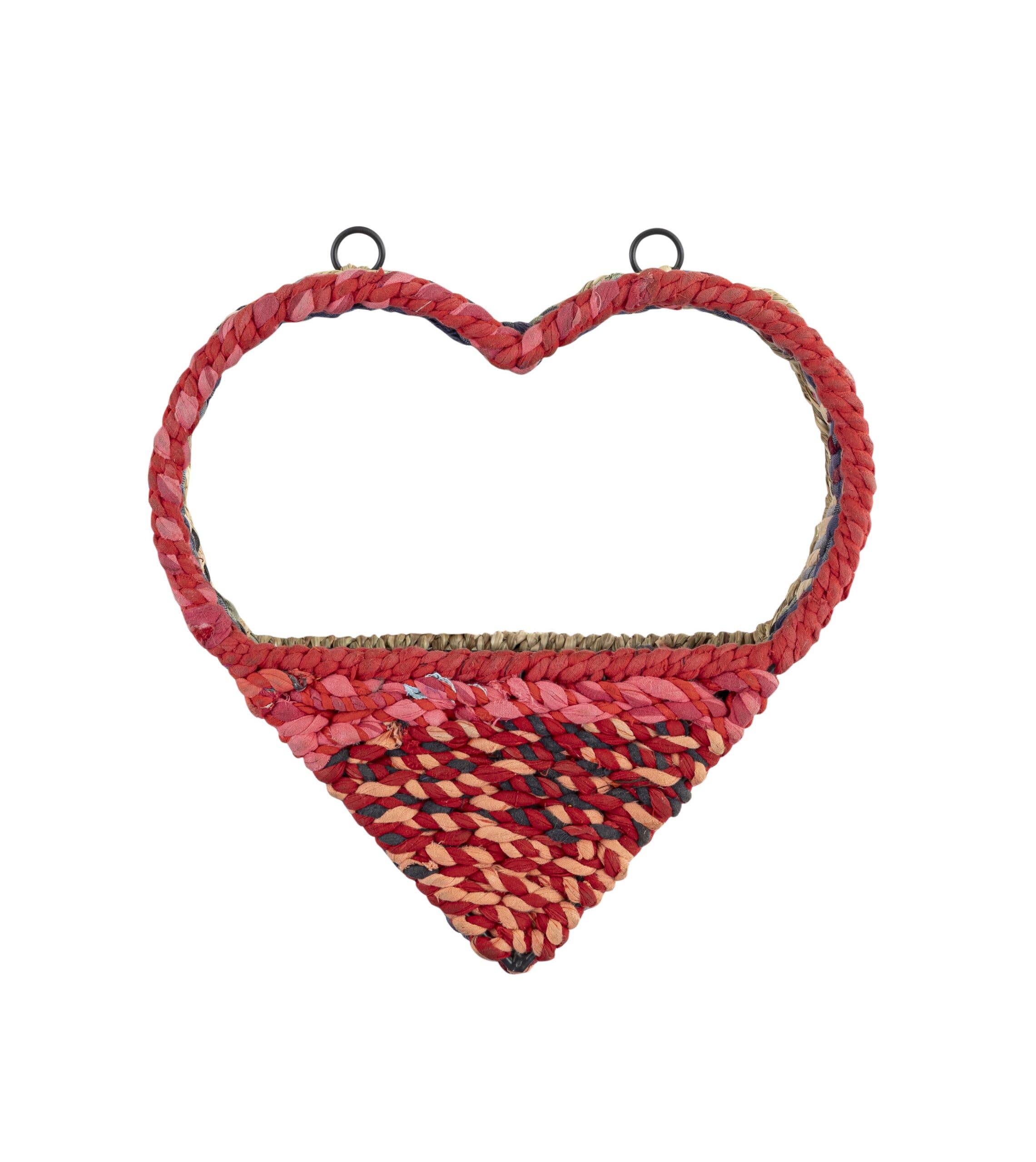 Jardinopia UK – wholesale Bird feeder – Munja And Reclaimed Sari Fabric Heart Wall Bird Feeder1