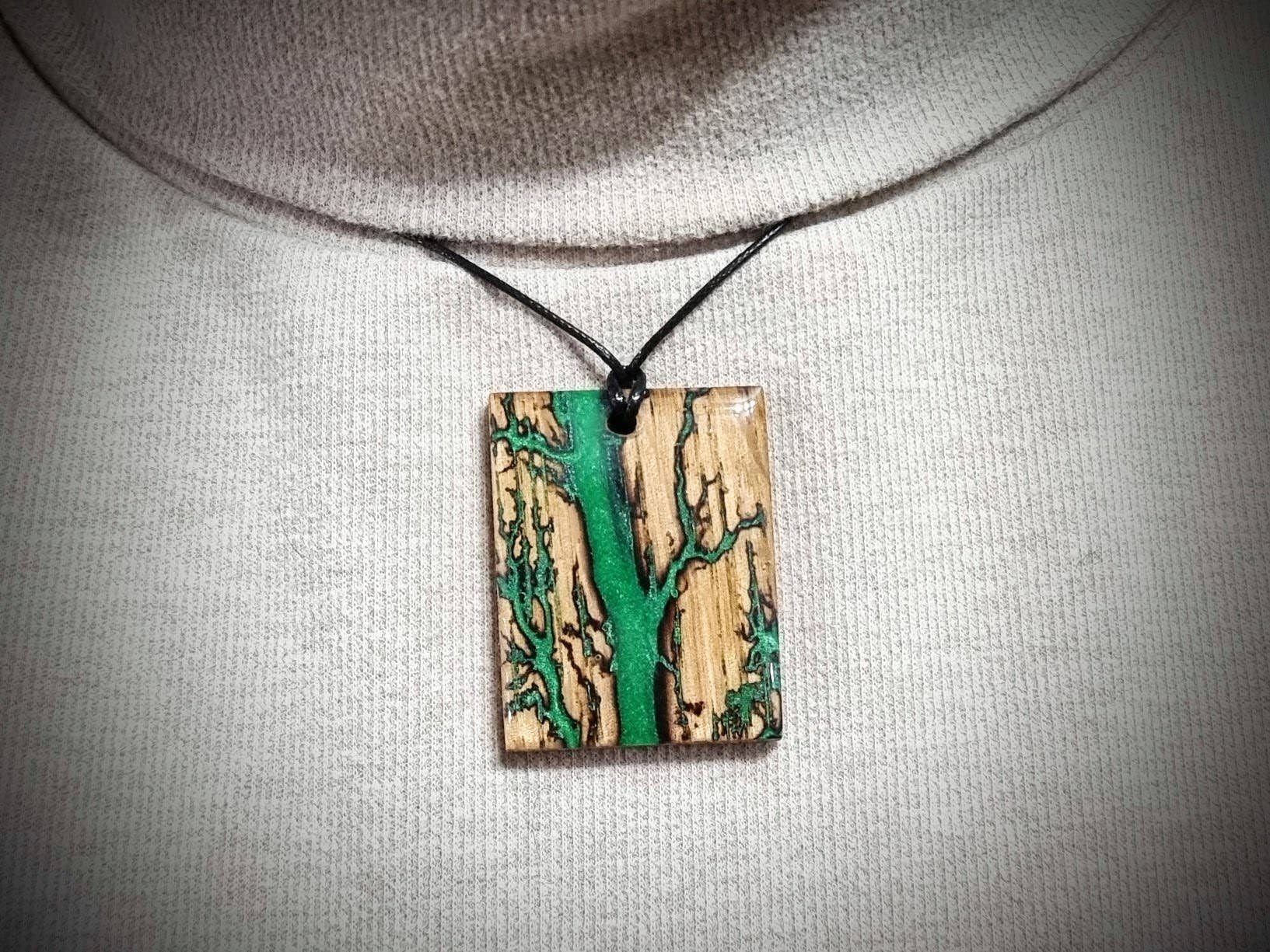 Wildflower Designs – Pendente/pingente individual por atacado – Pendente de figura Lichtenberg artesanal, colar de madeira de carvalho