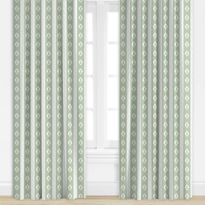 Darcy in Sage di Camilla Moss Tenda Drappeggiata per la vendita all'ingrosso da parte di Wheaton Whaley Home