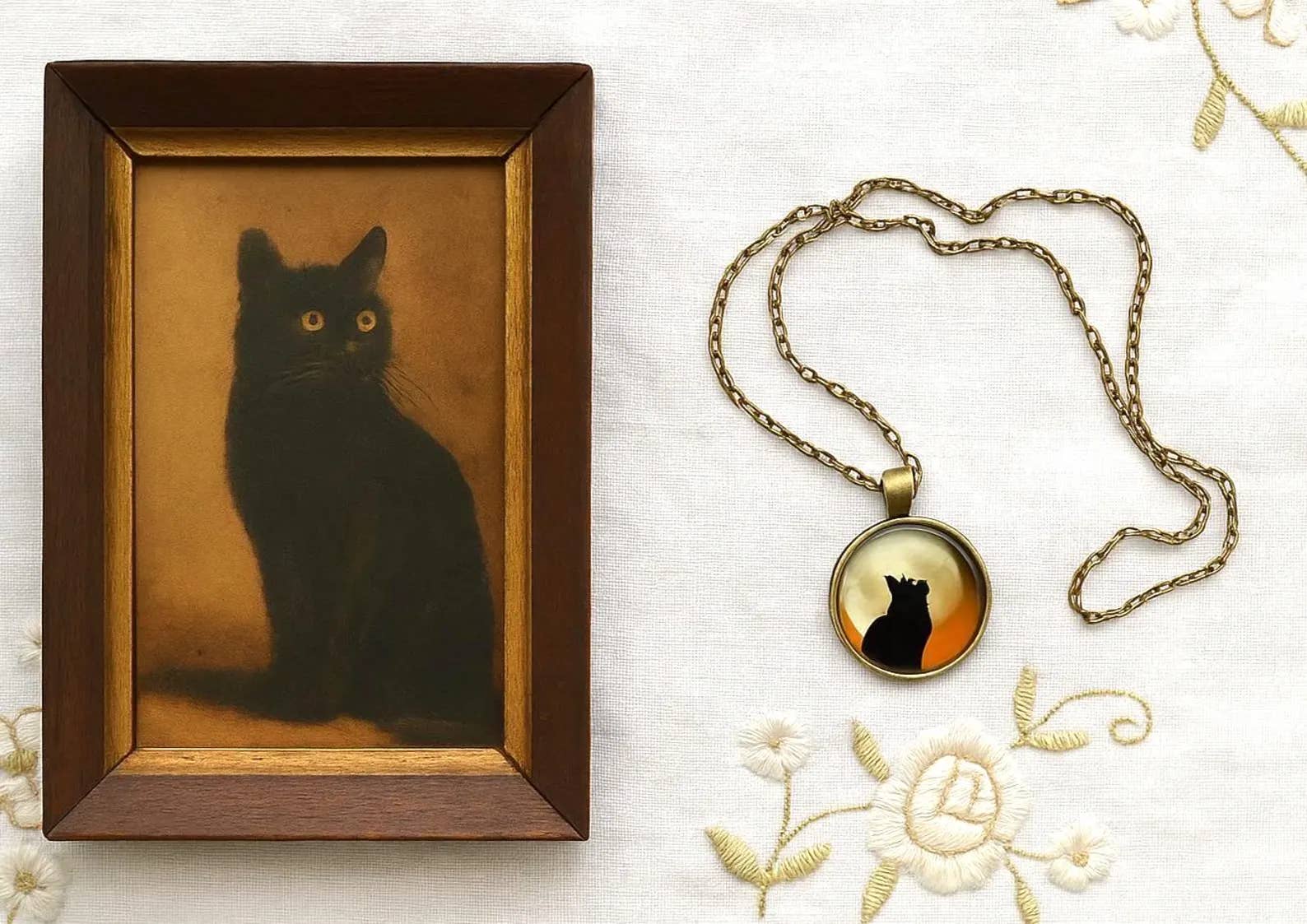 Wild & Free - Wholesale Pendant/Charm Necklace - Gato negro y luna
