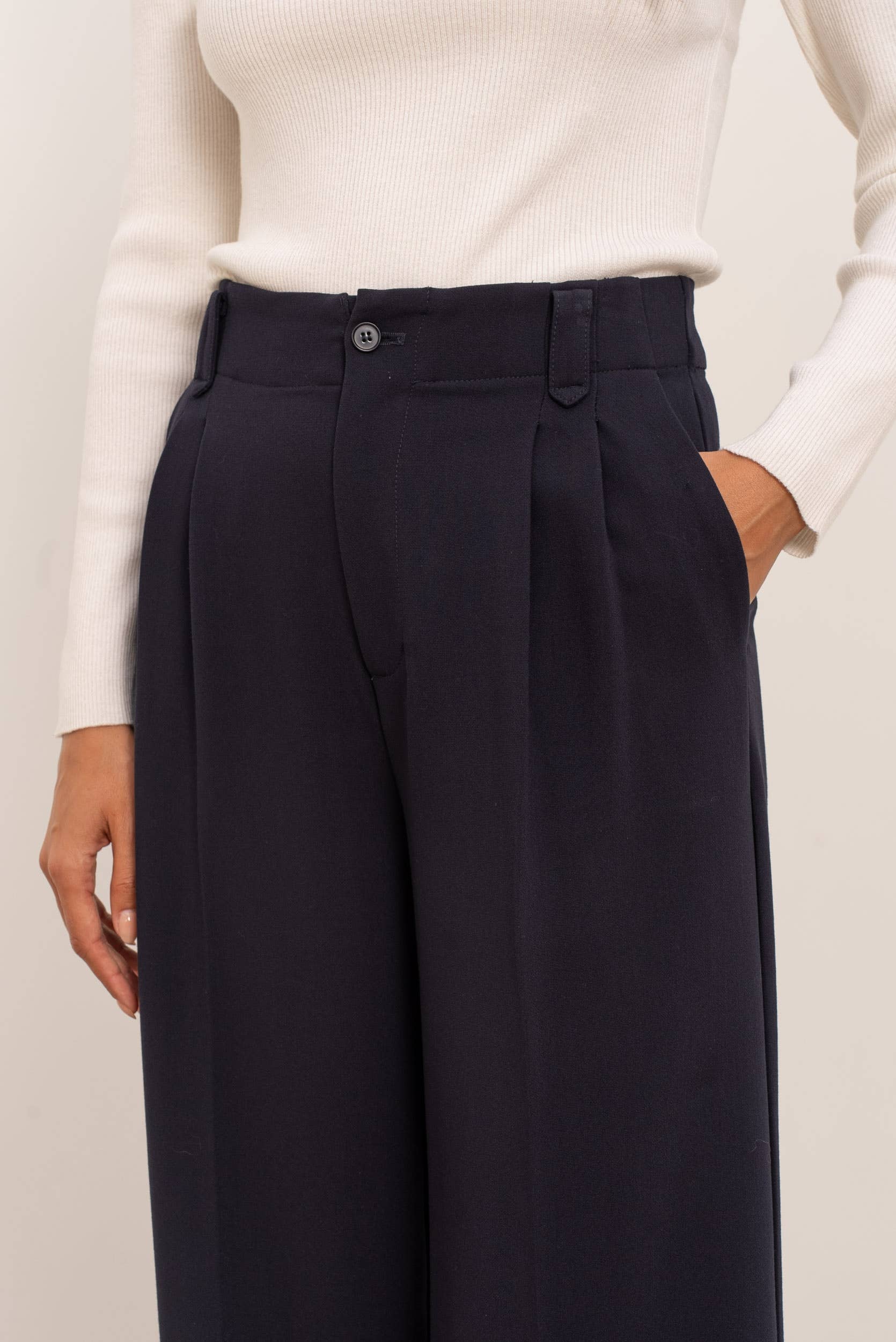 Attentif Paris - Vendita all'ingrosso Pantaloni eleganti - Donna - [Aura] Pantaloni ampi a vita alta con pinces10