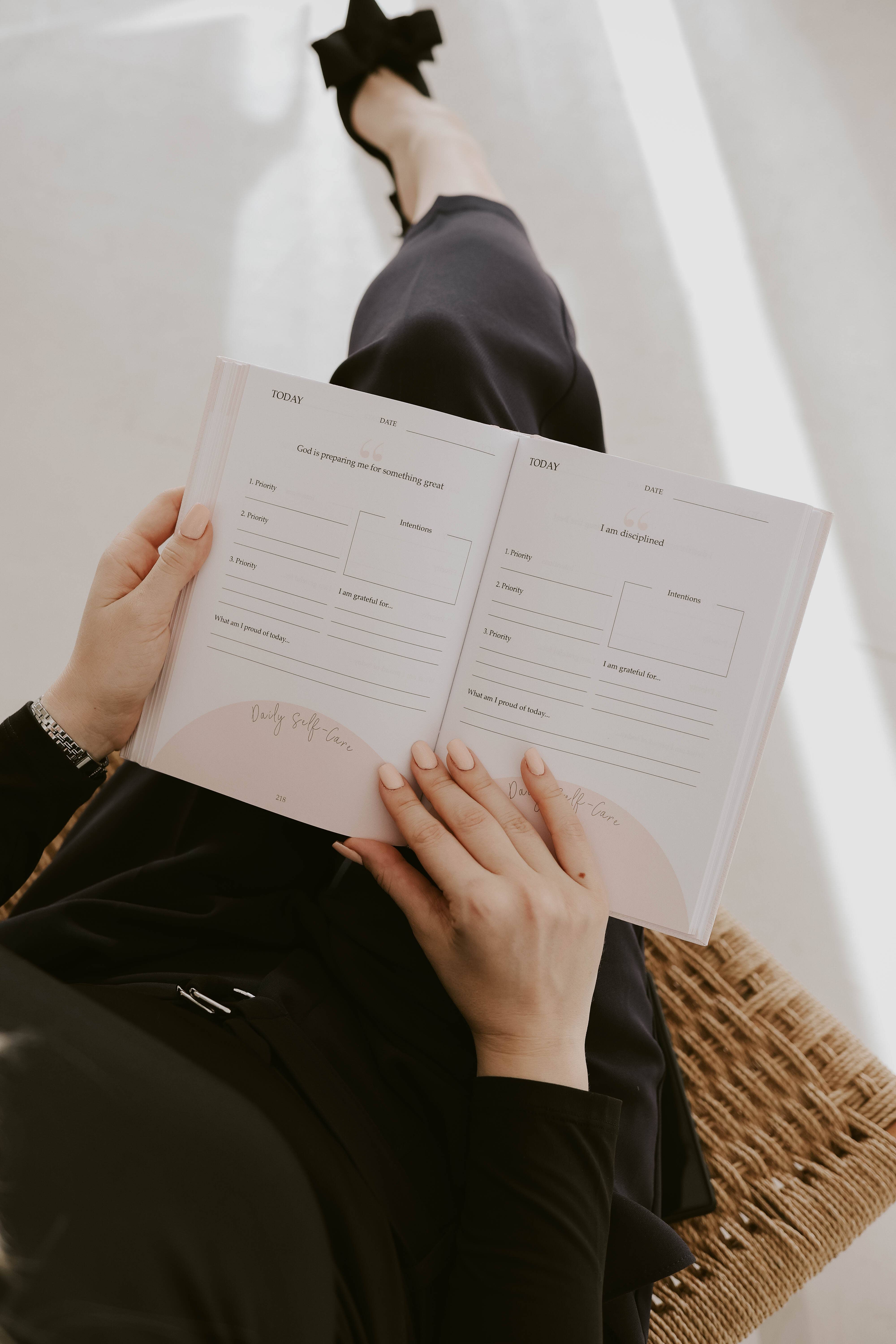 Pretty & Mindful - Wholesale Planner - Boss Babe Planner - Daily Planner for More Success - English5