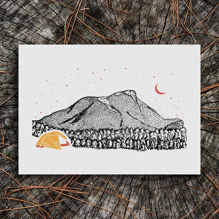 Montañas - Impression artistique de camping pour la vente par Soijen Illustrations