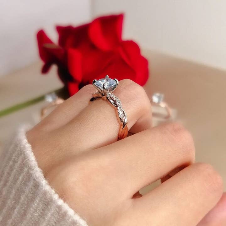 Divine Dulcet - Wholesale Single Stone/Solitaire Ring - "Cinderella" | 18 Karats Solitaire Ring3