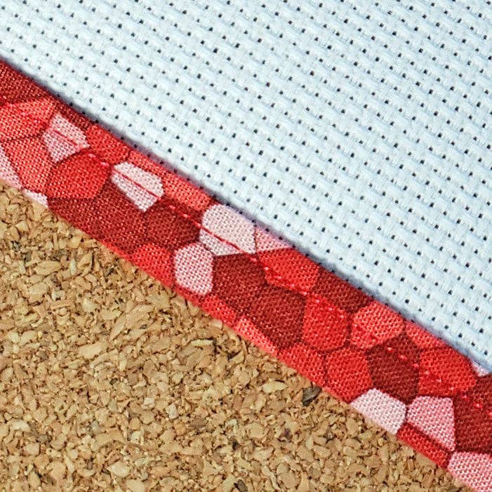 Rubis - Garniture personnalisée pour la vente par Rogue Stitchery