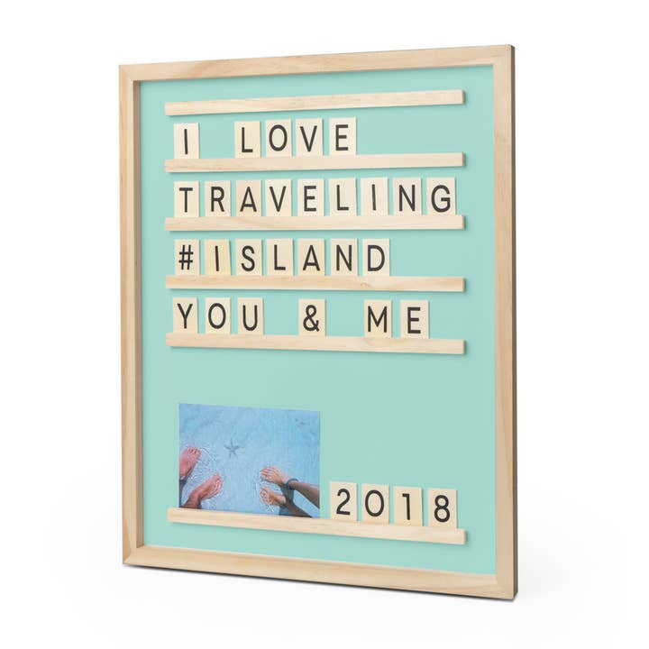 Lettere e foto del tabellone,Ricordi,verde,legno per la vendita all'ingrosso da parte di Balvi