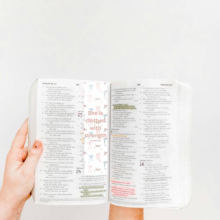 Thème occidental Arcs Proverbes 31:25 - Marque-page chrétien pour la vente par 726 Market