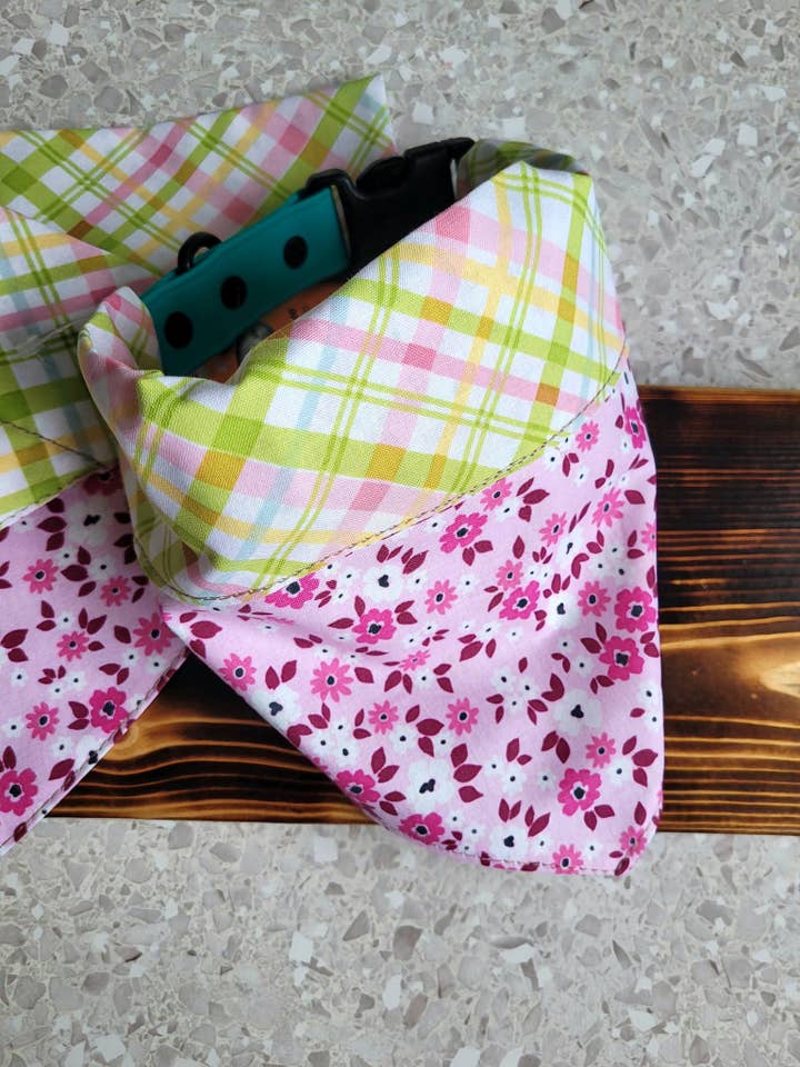 Reversible, over the collar dog bandanas. 15/set for wholesale by Cain's Collars