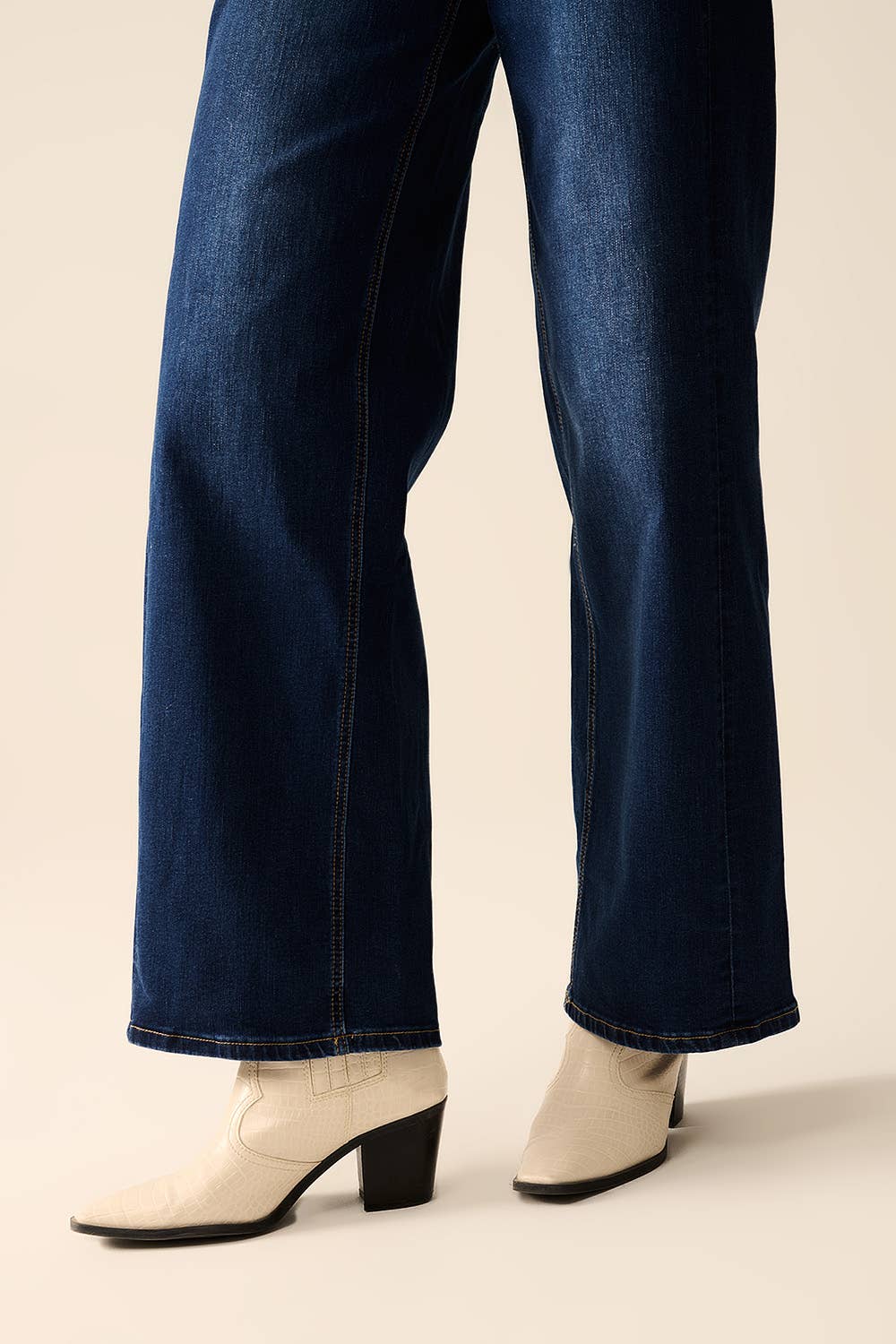 Blue dark wash Wide Leg Stretch Denim Jeans for wholesale on Faire7