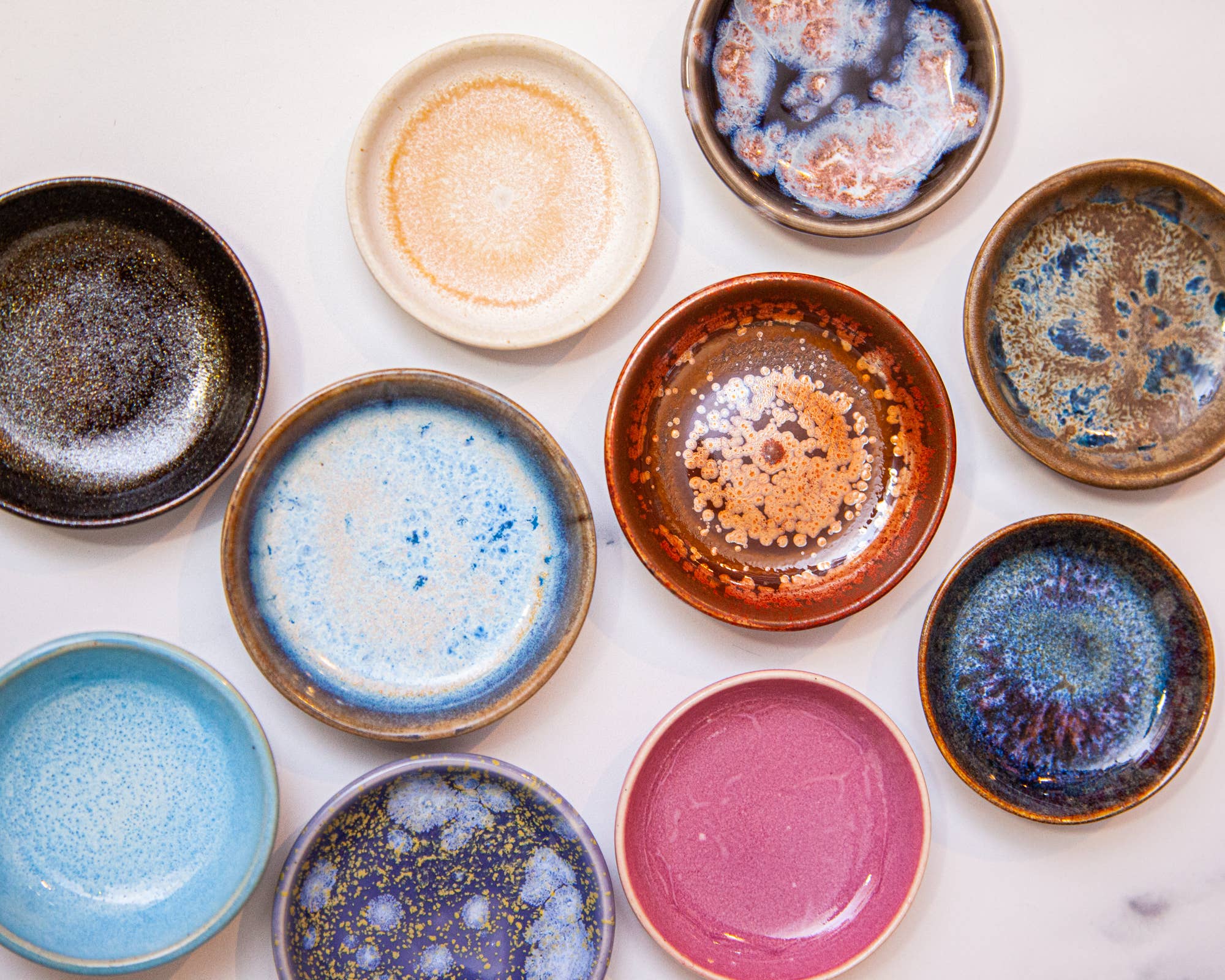 Melike Carr - Vente Plateaux à bijoux - Plats à anneaux en céramique, glaçures cristallines11