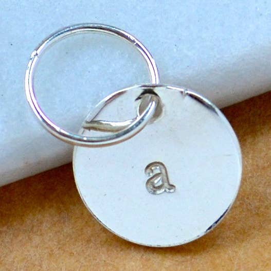 Ciondolo con iniziale minuscola, carattere classico, 3 metalli per la vendita all'ingrosso da parte di Foamy Wader