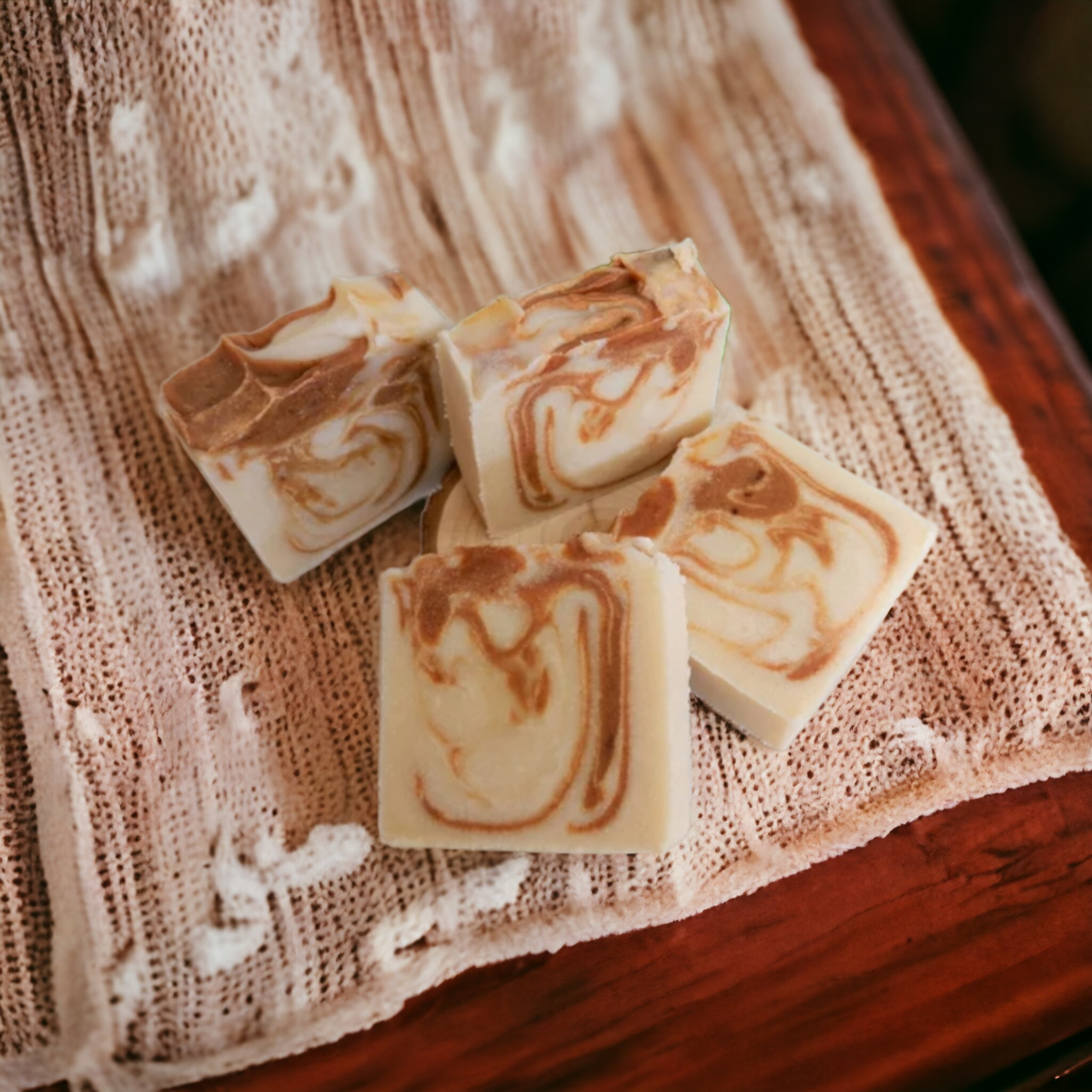 Mersea Mudd Shack Ltd – wholesale Bar Soap – Sandalwood & Patchouli Beeswax Soap 100g1