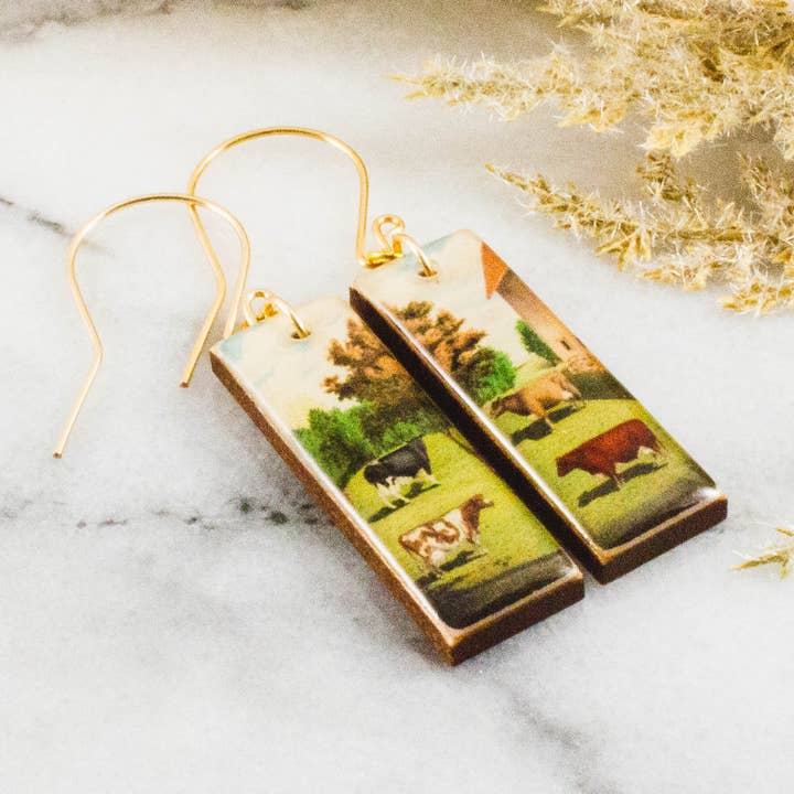 Boucles d'oreilles rectangulaires Vintage Cow Farm pour la vente par No Man's Land