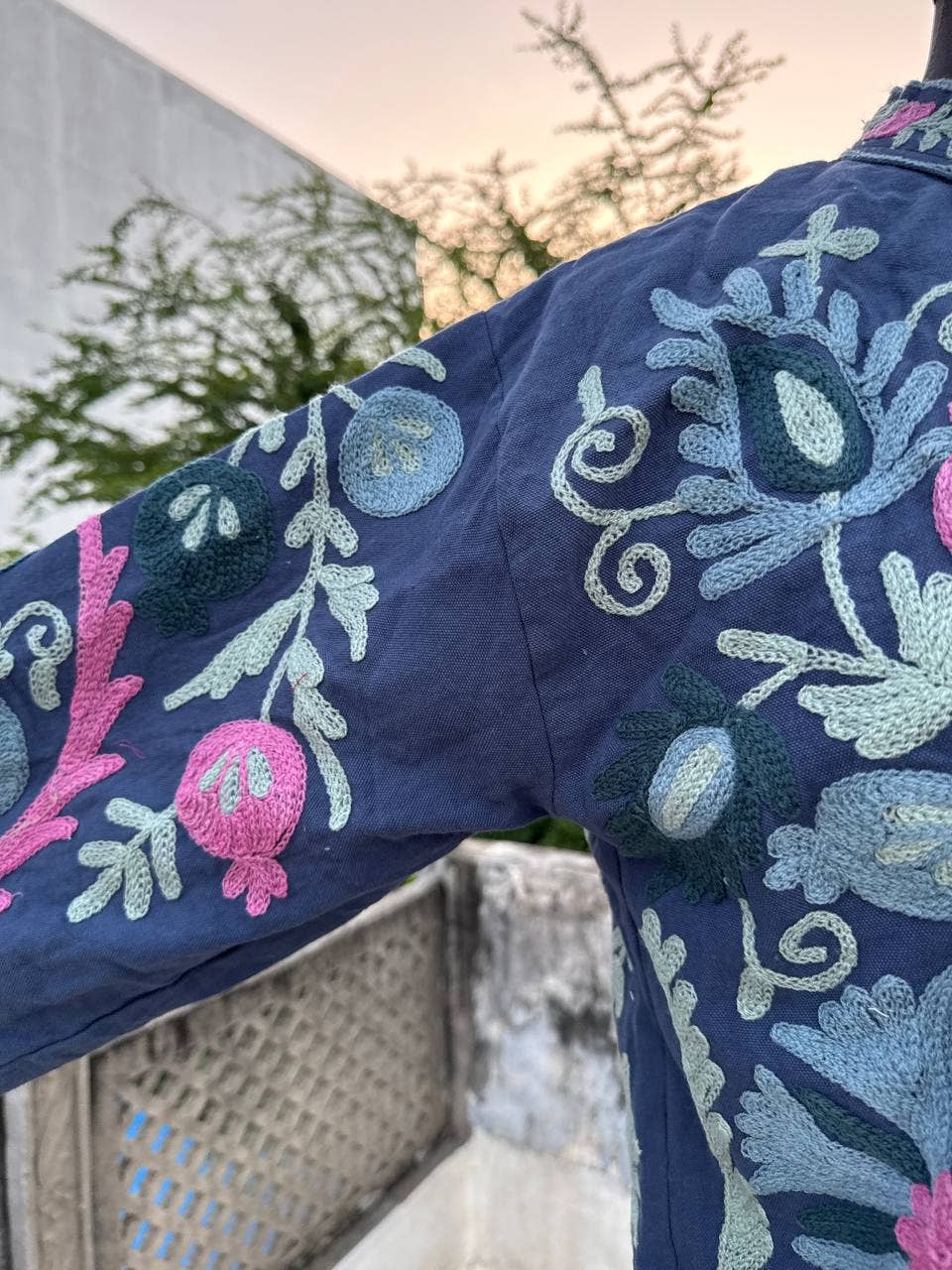 bhavnas boutique - Vente Veste – femme - Belles vestes en coton brodées Suzani à motifs floraux4