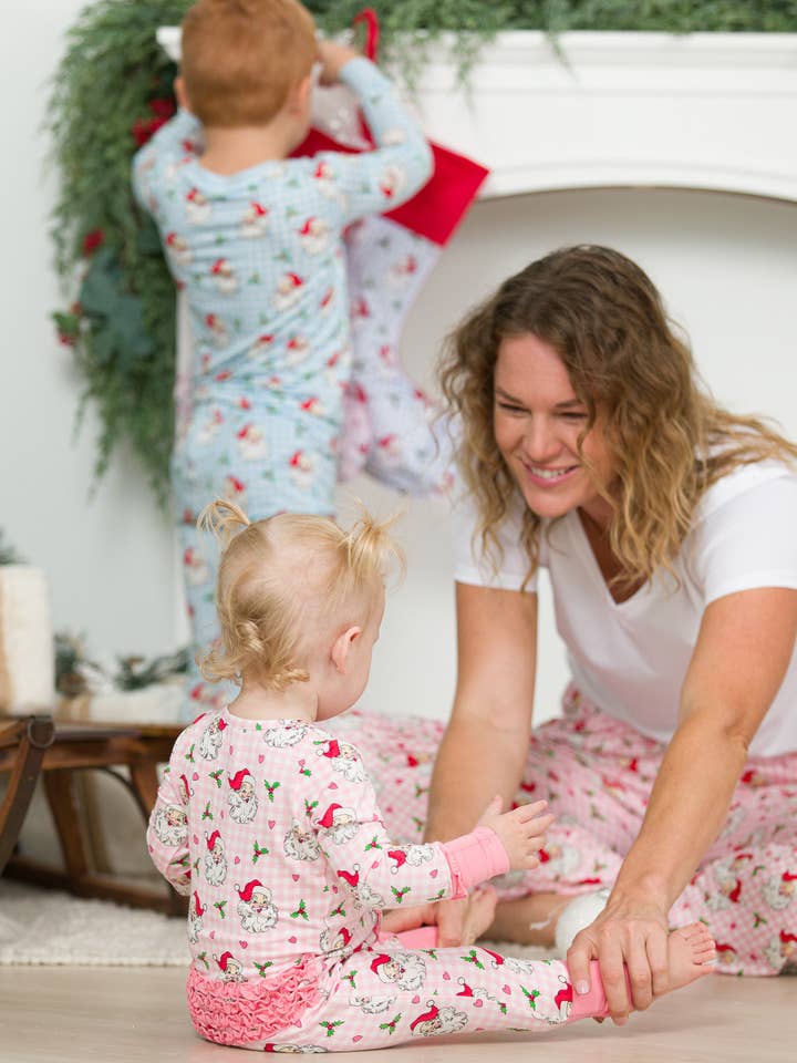 Rose Pyjama une pièce à volants convertible avec pieds en bambou viscose rose Dear Santa pour bébé fille SoftSnooze™ en vente sur Faire2
