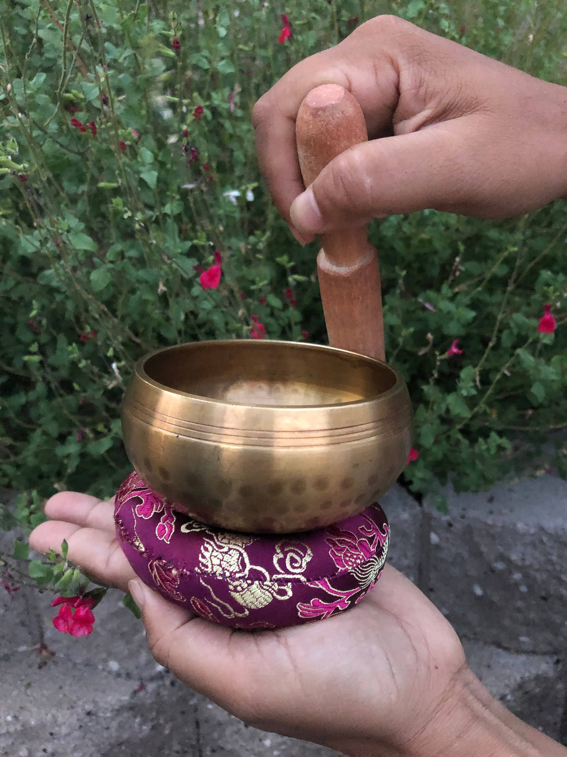 Like International – wholesale Meditation supplies – Himalayan Singing Bowl for Meditation & Stress Relief6