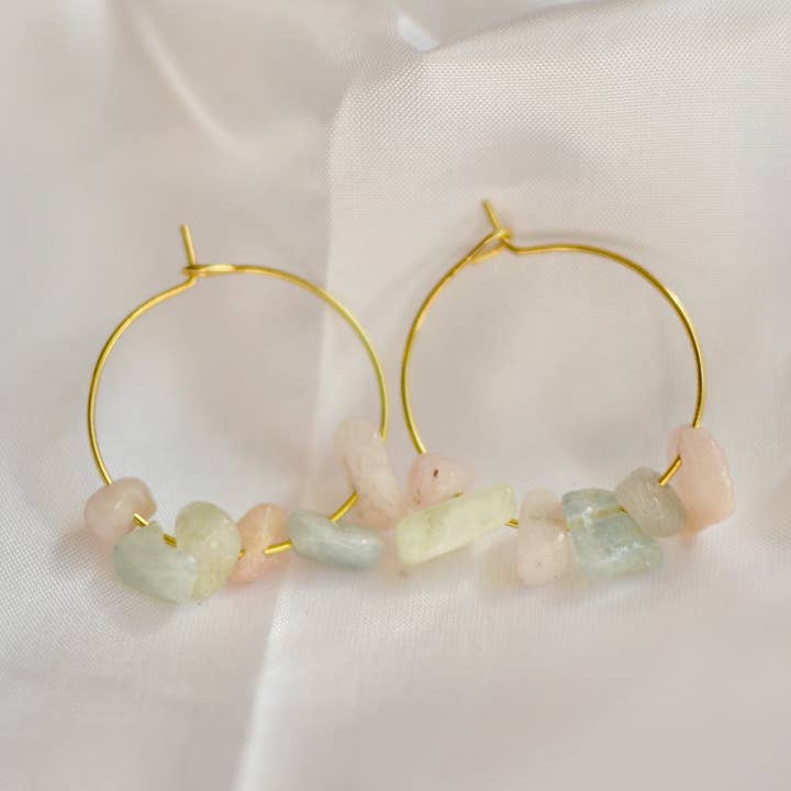 Brincos de Argola Morganite Chip, Latão Banhado a Ouro, 30mm por atacado de Moonstone Made