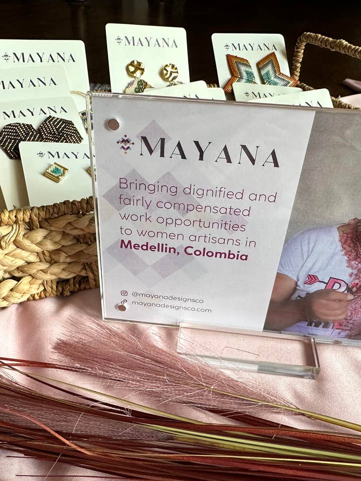 Magnetischer Regal-Talker-Rahmen aus Acryl für den Großhandel von Mayana Designs Co