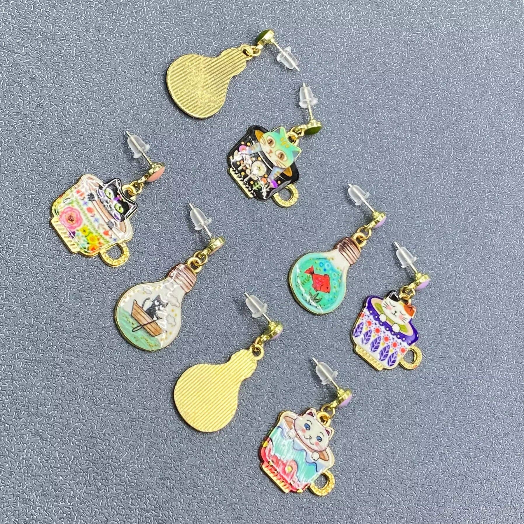 Mio Queena - Wholesale Dangle Earrings - Light Bulb & Cat Asymmetric Dangle Earrings - YK3