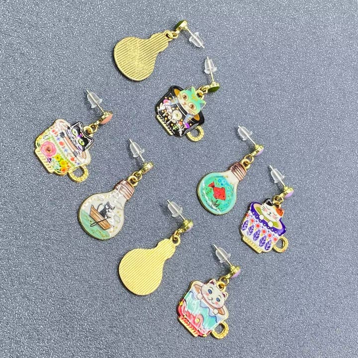 Mio Queena - Wholesale Dangle Earrings - Light Bulb & Cat Asymmetric Dangle Earrings - YK3