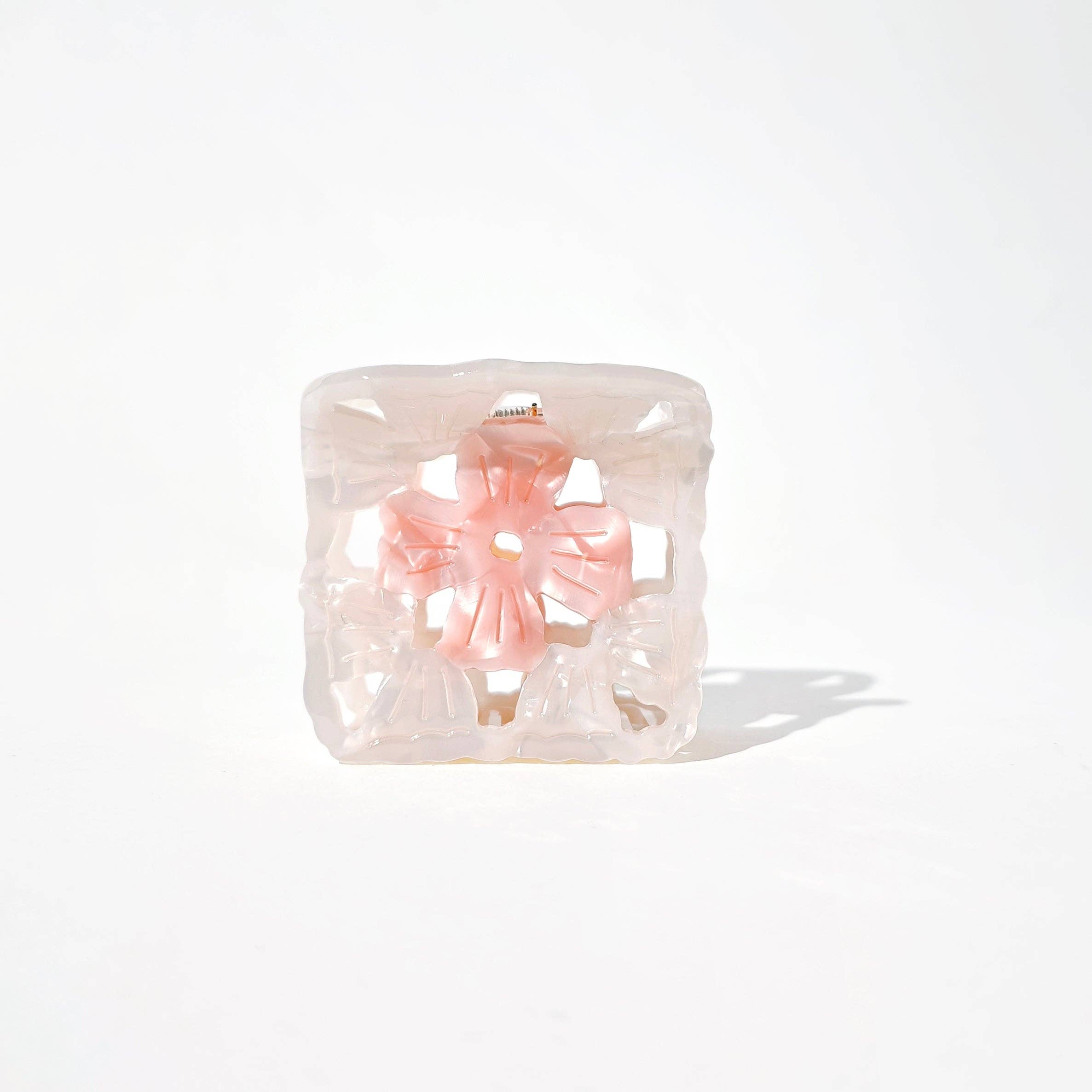 Hey Ricochet - Wholesale Hair Clip - Women's - Granny Square Claw1