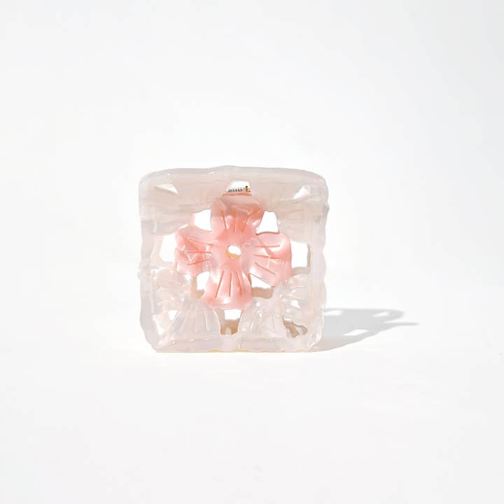 Hey Ricochet - Wholesale Hair Clip - Women's - Granny Square Claw1