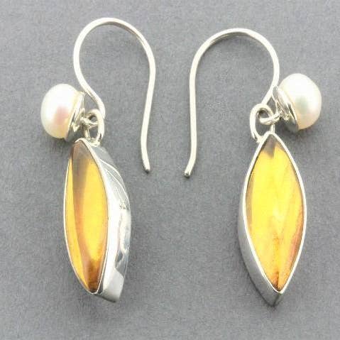 Boucles d'oreilles en ambre et perles en forme d'amande en argent sterling pour la vente par Makers & Providers