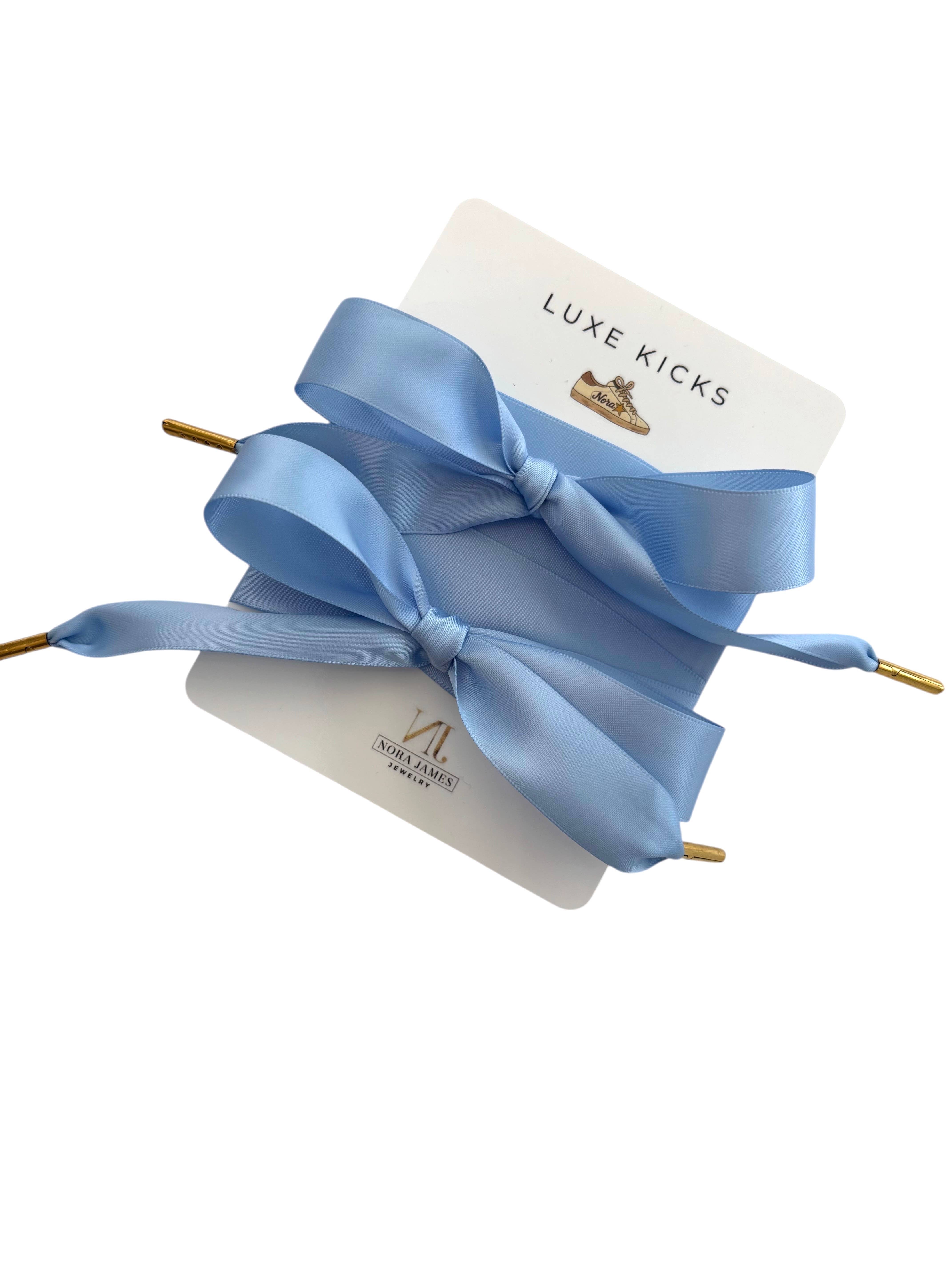 Nora James jewelry – Großhandel Schnürsenkel – Damen – Luxe Kicks Schnürsenkel mit Brosche - Eisblau0