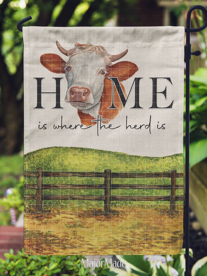Bandiera da giardino: la casa è dove la mandria è una mucca per la vendita all'ingrosso da parte di MajorMade Design Co