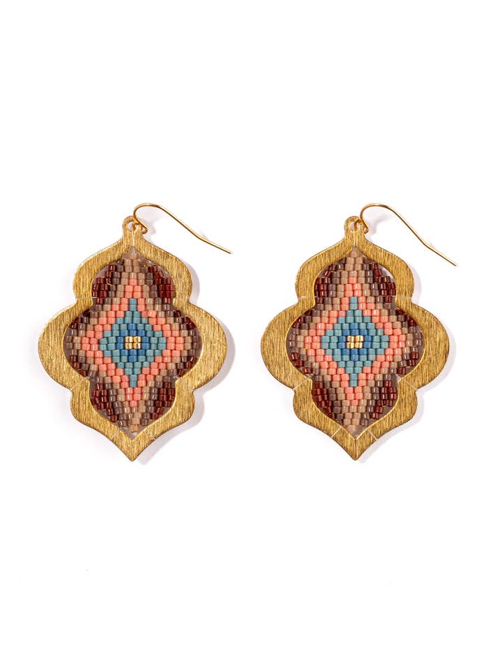 Perlebesat håndvævet vinduesdråbeørering (Brun/Blå) for engroshandel hos Mayana Designs Co