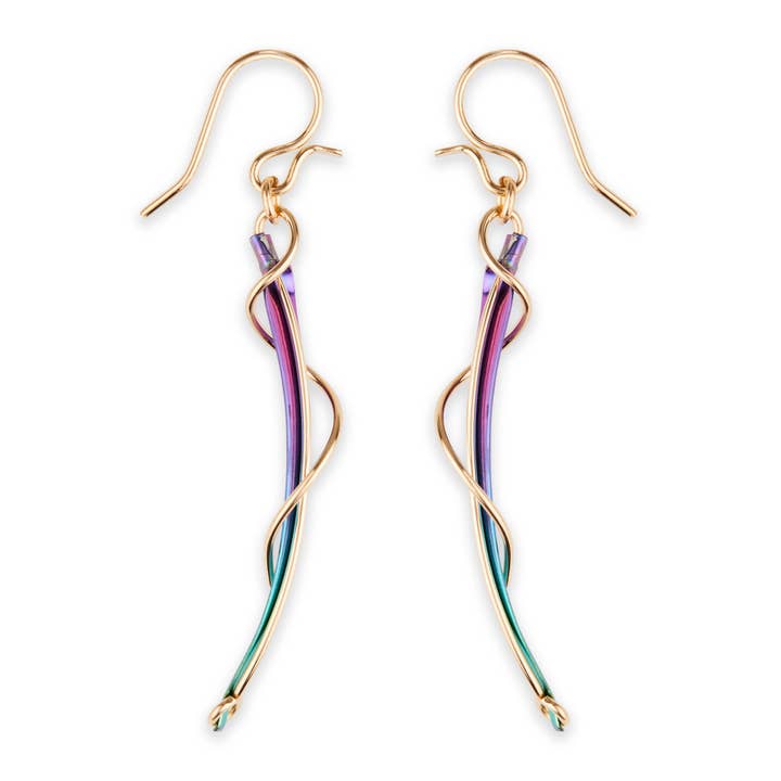 Boucle d'oreille pendante Tiny Dancer pour la vente par Mark Steel Jewelry