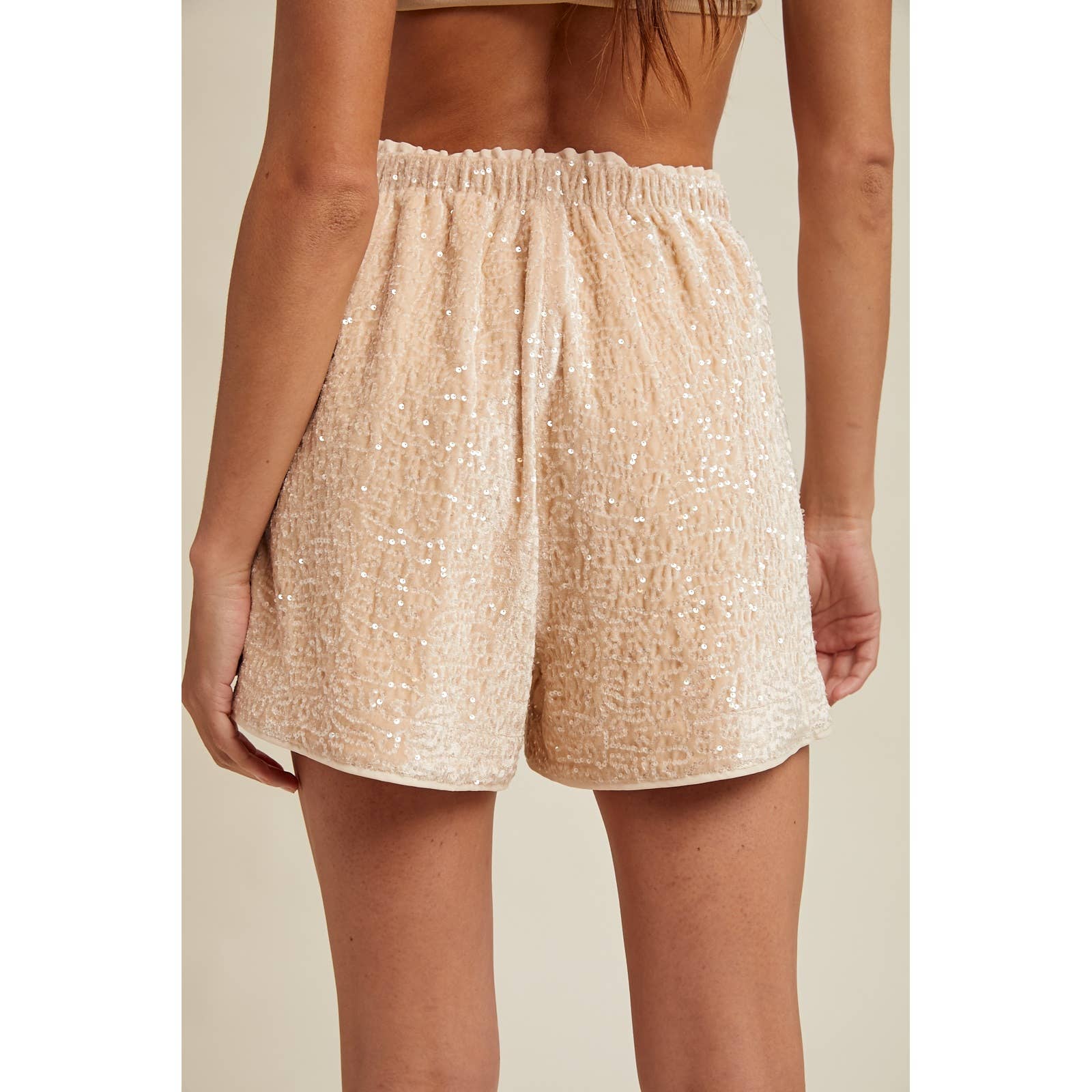 CHAMPAGNE SEQUIN SHORTS / WL25-11129 for wholesale on Faire2