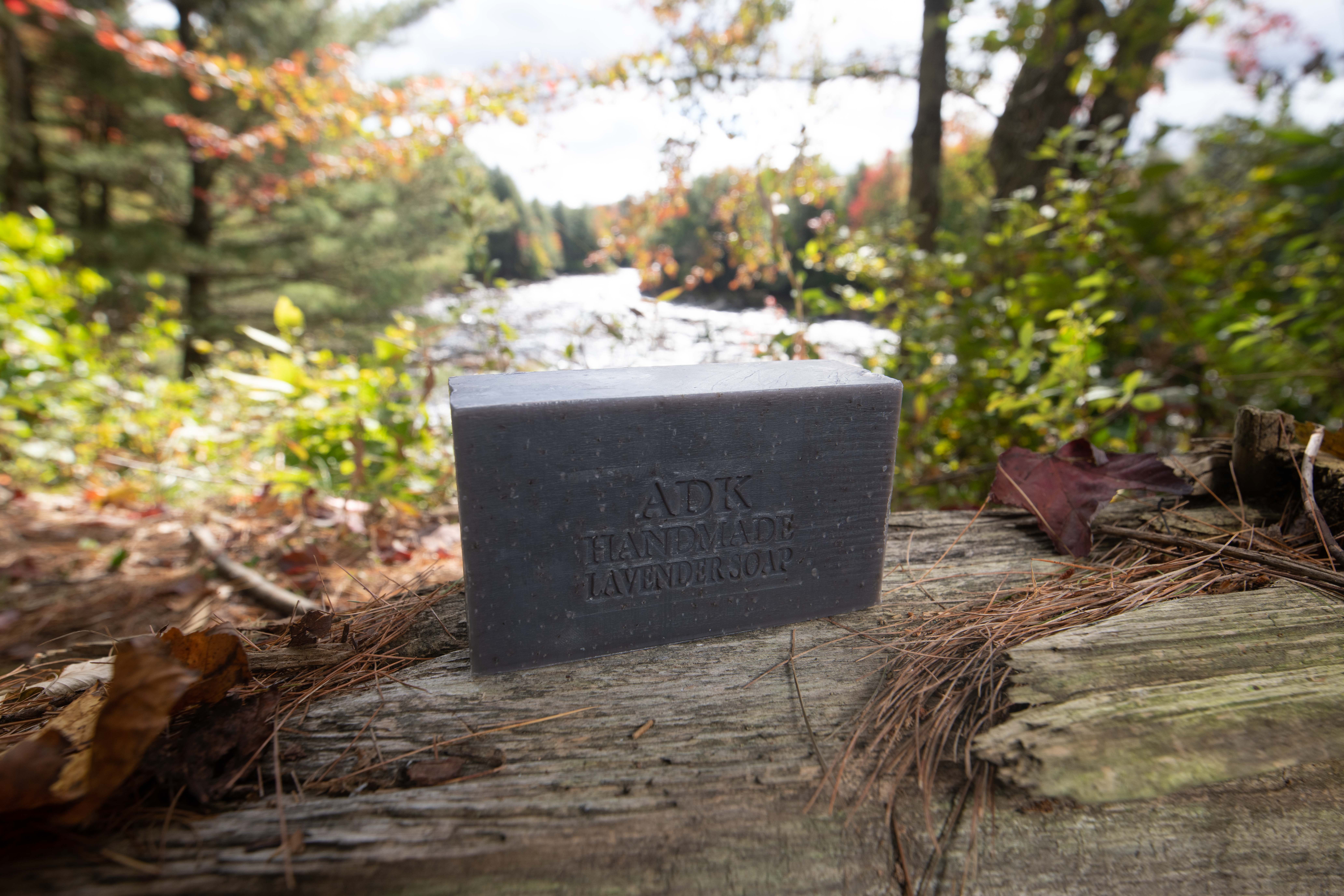 Adirondack Fragrance  Flavor Farm - Wholesale Zeepblok - Adirondack handgemaakte onverpakte zeepbar 4oz | All Natural5