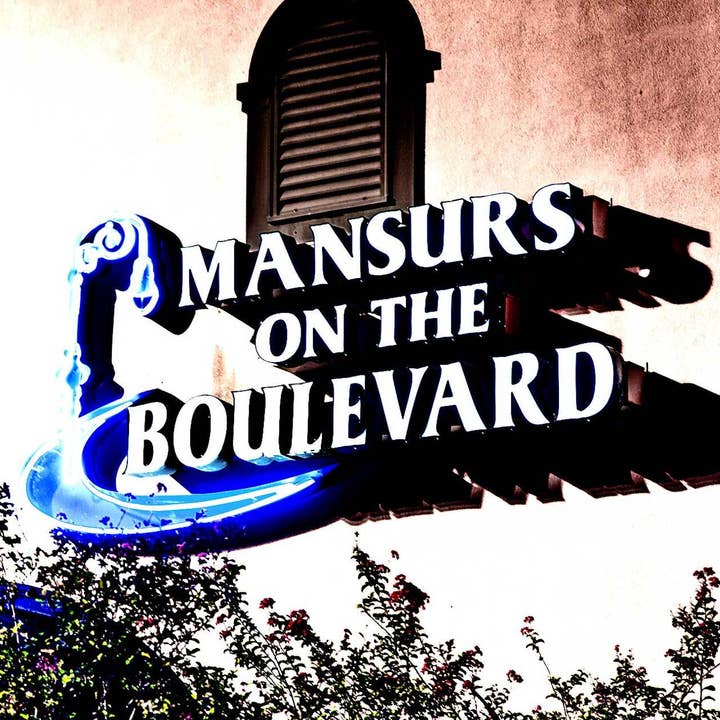 Mansures sur le boulevard Coaster pour la vente par South Austin Gallery
