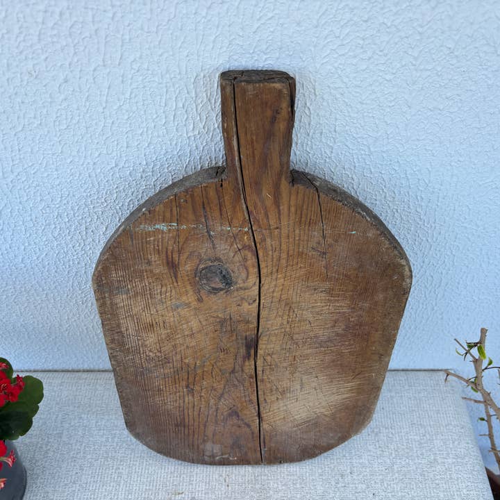 Rustic Remnents - Wholesale Cutting Board - Hand-Carved Turkish Wood Board – Vintage Kitchen & Serving1