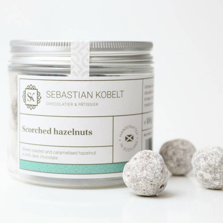 Brændte hasselnødder for engroshandel hos Sebastian Kobelt Chocolatier