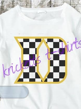 Vêtements Spirit à carreaux en D pour la vente par Kricketts' T-shirts