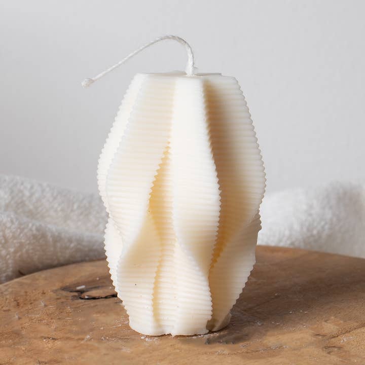 NOA Kerze | Dekorative Skulpturkerze | Sojawachs für den Großhandel von Studio Candela