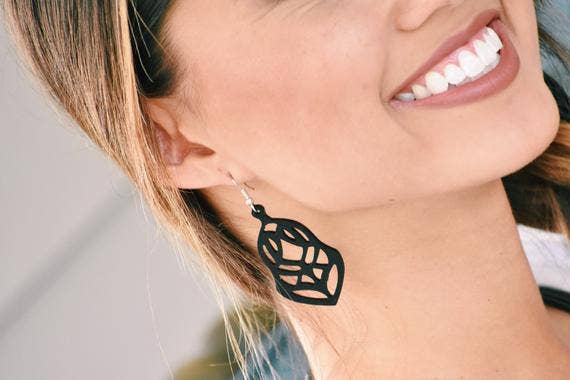 APARA Jewelry - Vendita all'ingrosso Orecchini pendenti - Orecchini coraggiosi2