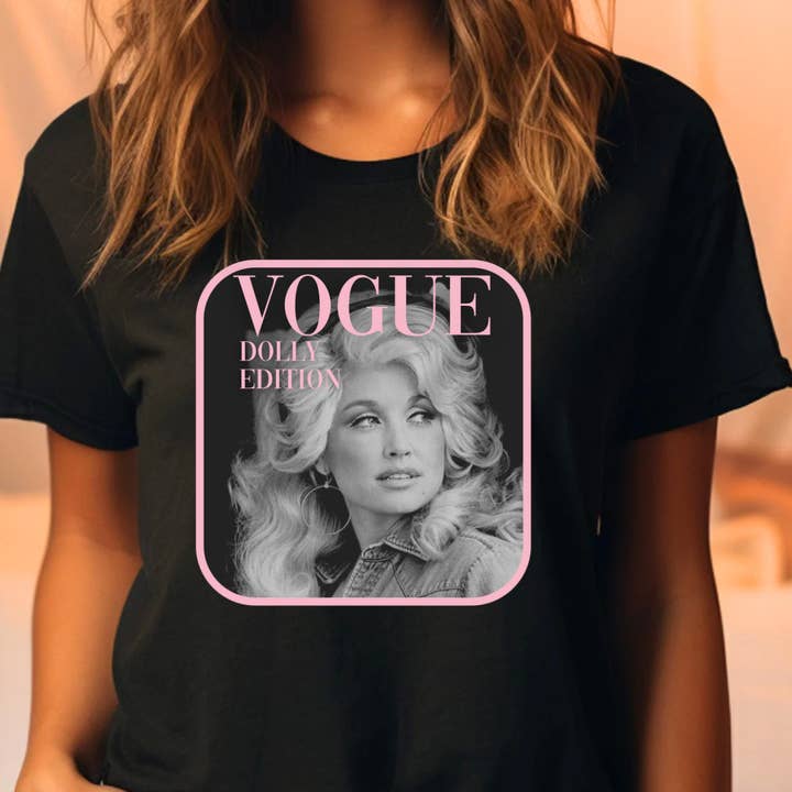 Maglietta Edizione Dolly di VOGUE per la vendita all'ingrosso da parte di Kiki's Boutique
