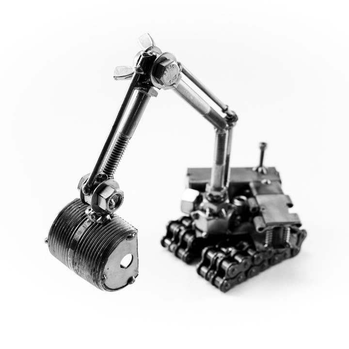 Metal Relic – wholesale Sculpture – Steel Excavator Figurine, Metal Art Sculpture7