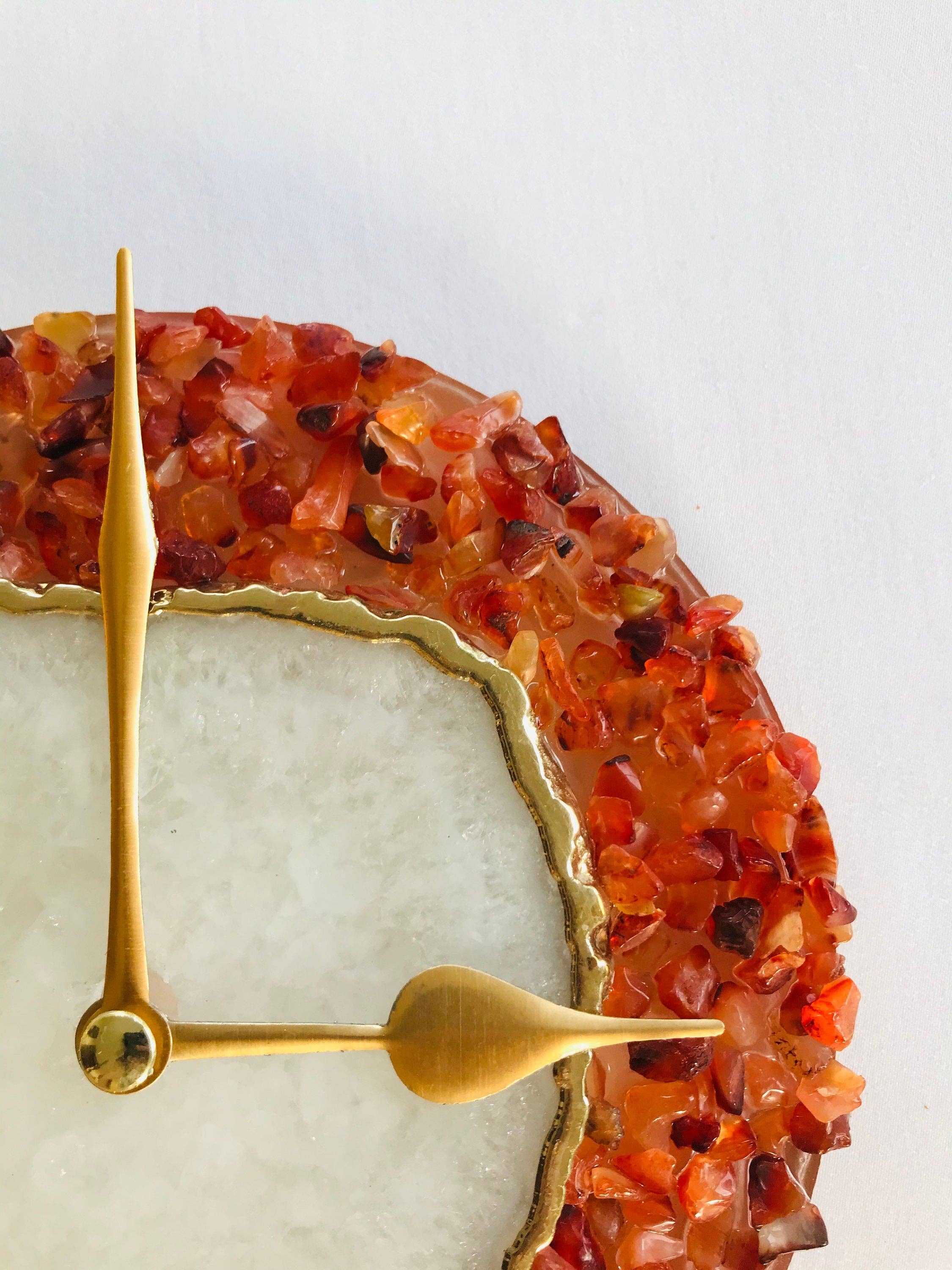 The Tangerine Store - Vente Horloges murales - Horloge murale en cristal rouge avec agate blanche de 6 po de diamètre2