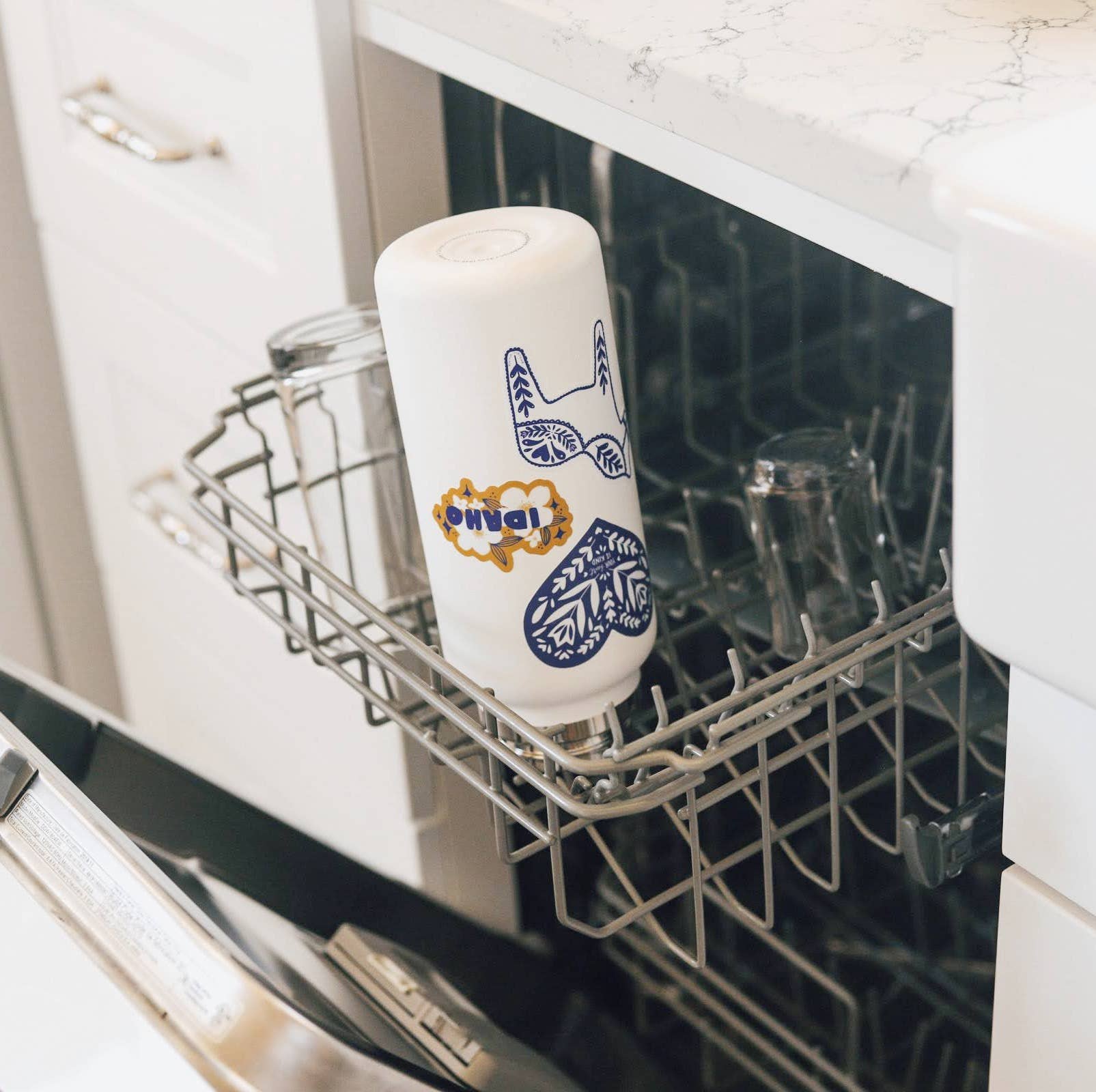 Nordic Nicole - Wholesale Sticker - Swedish Dala Horse Sticker (Red/Pink)6