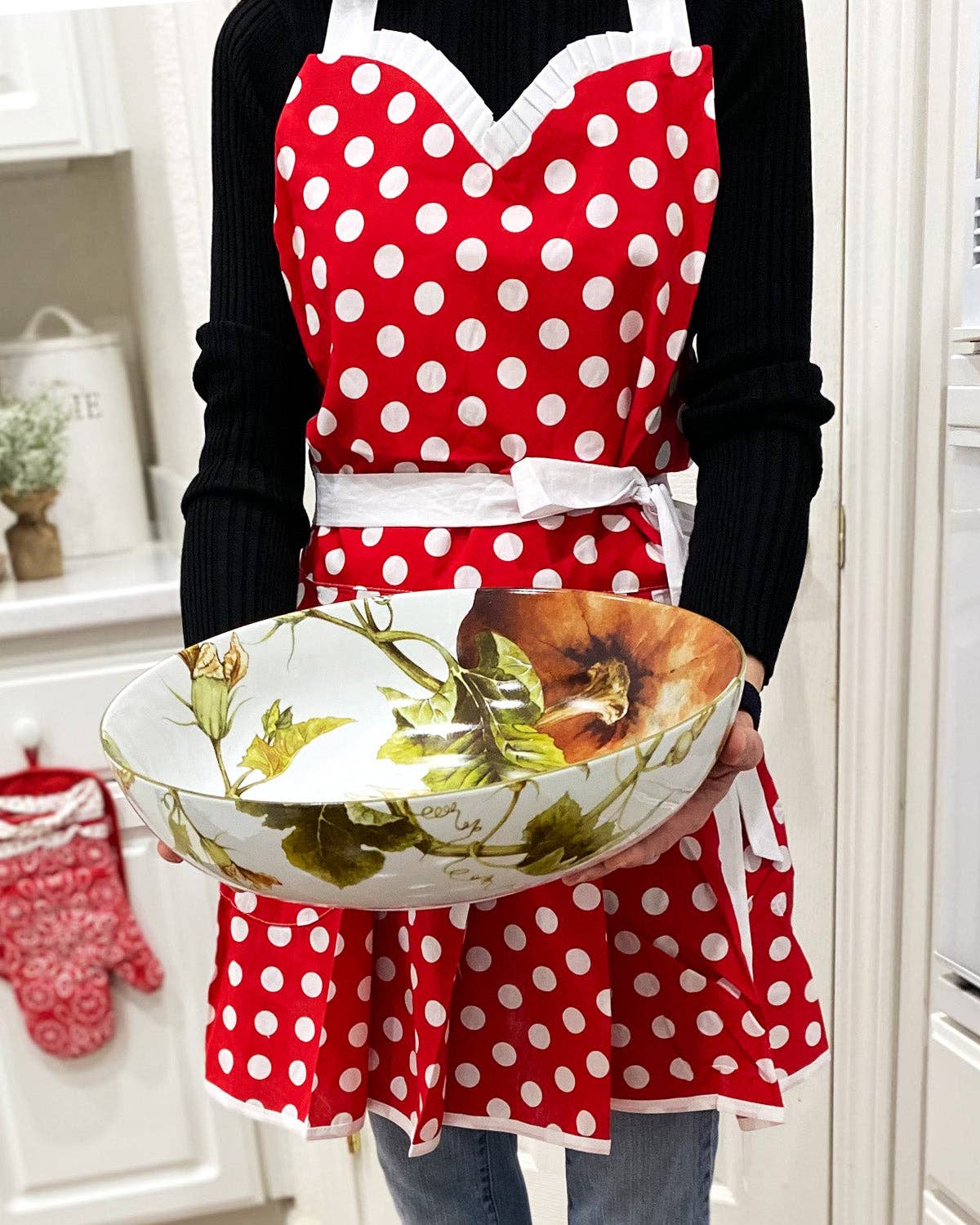 Wrapables.com - Wholesale Apron - Wrapables Adjustable Flirty Hostess Apron5